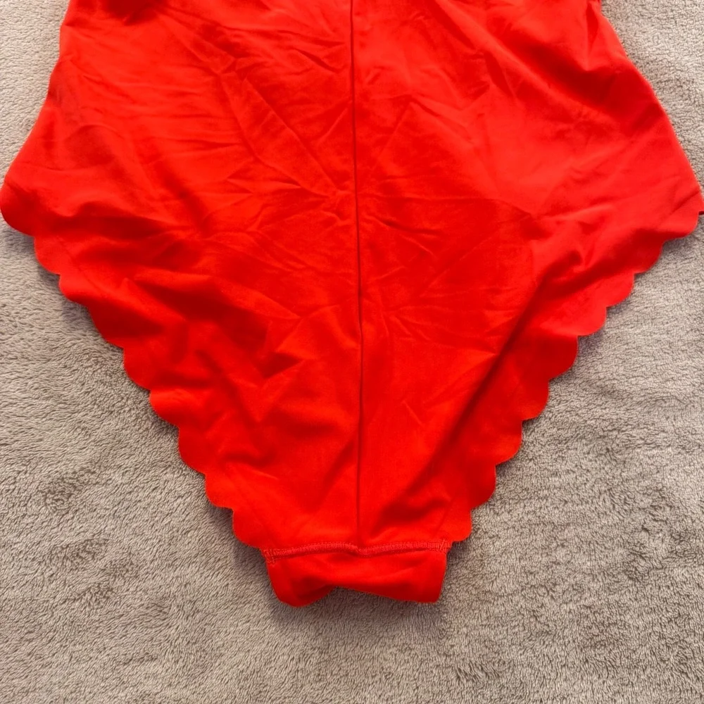 H&M Red Scalloped‎ Halter Neck One Piece Swimsuit V-Neck Beach Swimwear Sz 8